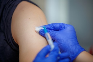 Бустерная вакцина против COVID-19