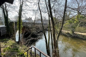 Мост Мэтлок, вид с берега реки